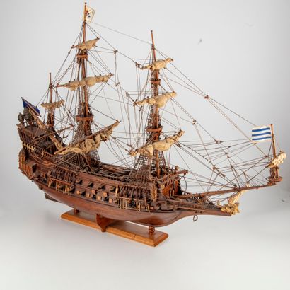 null Maquette d'un vaisseau de ligne française du XVIIe en bois

Epoque XXe

L. :71...