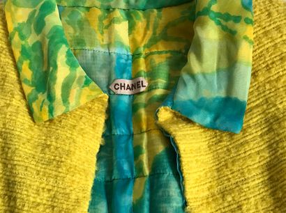 CHANEL CHANEL - Paris

Collection Haute Couture

Tailleur jupe en tweed de laine...