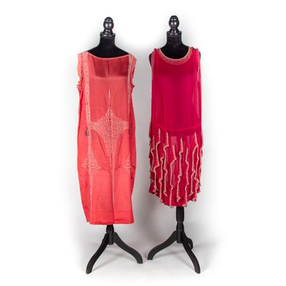 null Set of two sleeveless dresses in pink silk embroidered with pearls

One with...