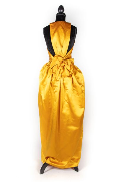 DIOR Christian DIOR - Paris 
Collection Haute Couture - Automne-Hiver 1979 
Robe...