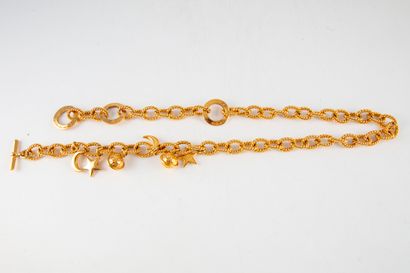 CELINE CELINE

Belt or necklace in gilded metal, decorated with pendants

L. : 90...