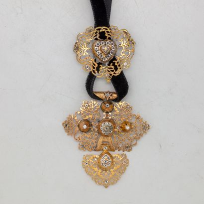  Croix normande en or jaune ornée de pierres d'Alençon 
Epoque XIXe 
Poids brut :...