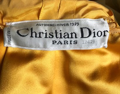 DIOR Christian DIOR - Paris

Collection Haute Couture - Automne-Hiver 1979

Robe...