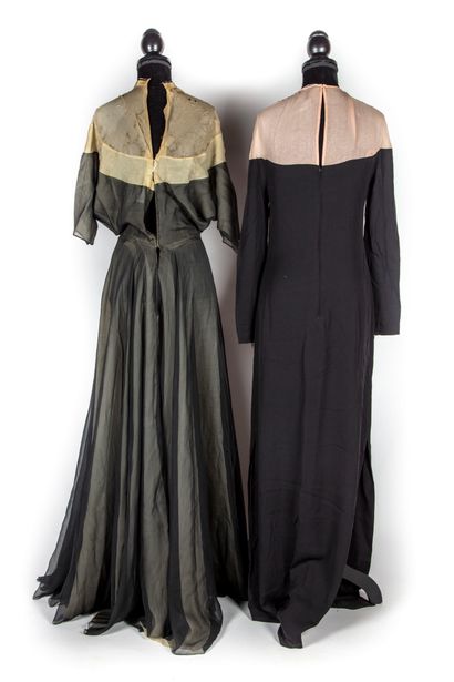 GRES Maison GRES - Paris 
Straight evening dress with long sleeves in black and beige...