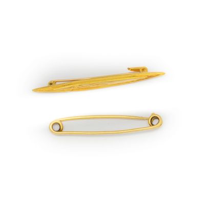  A pin, a brooch in yellow gold 
weight : 2,8 g