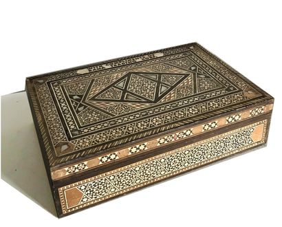 null Rectangular box made of veneer decorated with inlays of various woods, bone...