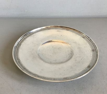 Small bowl on foot of round shape in sterling...