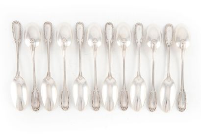 null Set of 12 small silver spoons, decorated with pearl friezes

Minerva hallmark

Weight...