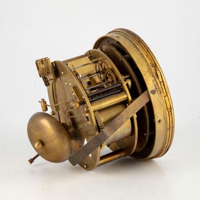null Brass clock mechanism

The dial signed Dubois in Marseille

D. 15 cm

Accidental...