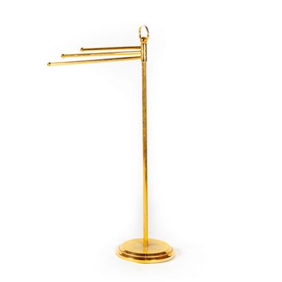 Gilded brass towel rack with three arms 

H....