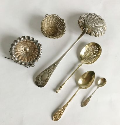Set of three silver and silver gilt spoons...