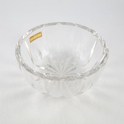 SAINT LOUIS Manufacture SAINT LOUIS 

Large round cut crystal cup

Signed

H. 10...