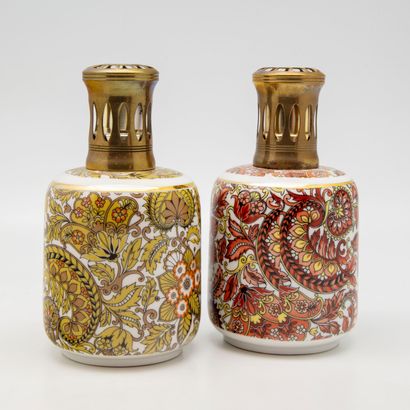 PILLIVUYT PILLIVUYT

Deux lampes Berger en porcelaine du modèle Cachemire

Marquées

H.:...