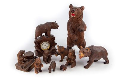FORET NOIRE In the taste of the Black Forest 
Collection of ten carved wooden bears,...