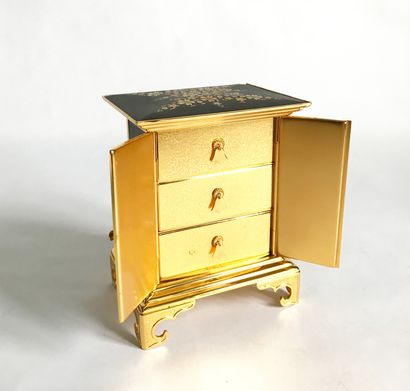 AMITA AMITA - Japan

Small cabinet-shaped box in gilded metal with blackened damascene...