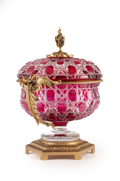 BENITO Cristallerie Martin BENITO

Important covered cup on pedestal in transparent...