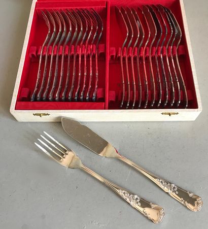 Service of twelve silver plated fish cutlery...