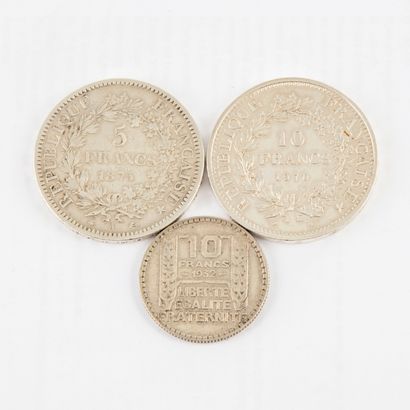 null Ensemble de 3 pièces comprenant : 


- 5 francs Hercule 1875 A 


- 10 francs...