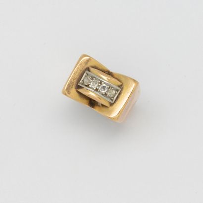 Yellow gold tank ring paved with a line of...