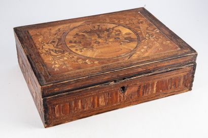 Straw marquetry work box, the lid decorated...