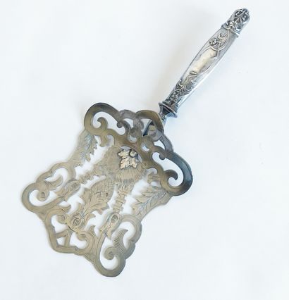 Beautiful asparagus shovel in silver plated...