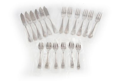 null CHRISTOFLE


Set of silver plated cutlery Marly model including six fish forks...