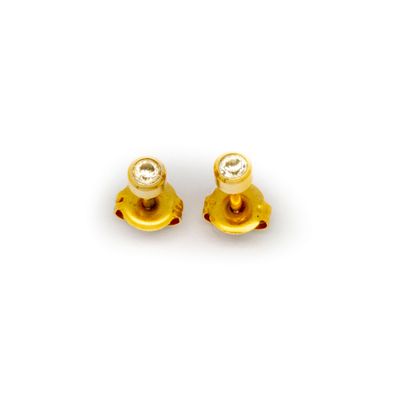  Pair of earrings in yellow gold, set with a stone 
Gross weight : 0,8 g