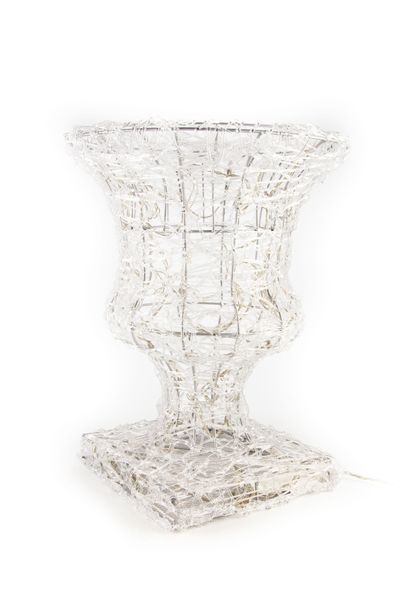 null Vase de forme Médicis lumineux à led

Travail contemporain

H. : 44 cm