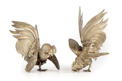 null Pair of fighting roosters in silver plated bronze

H.: 17,5 cm 

(Wear)