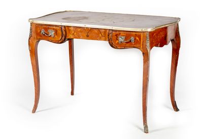 null Louis XV style lady's desk in marquetry of flowers, opening with two drawers...