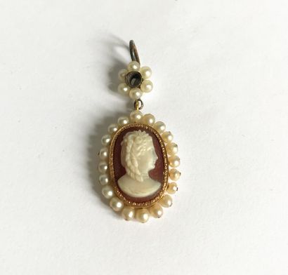 Oval pendant or element of earring, with...