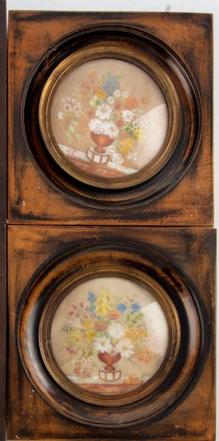 null Pair of gouache miniatures on paper showing vases of flowers

14 x 14 cm ap...