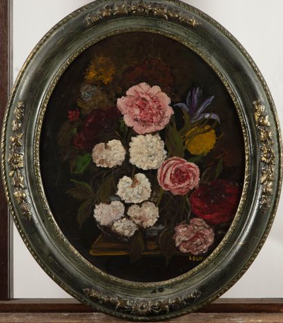 DUTOT L. DUTOT (XXth)

Still life with a bunch of flowers 

Oil on isorel with oval...