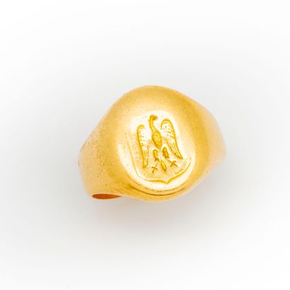 null Yellow gold signet ring

Weight : 8,3 g.