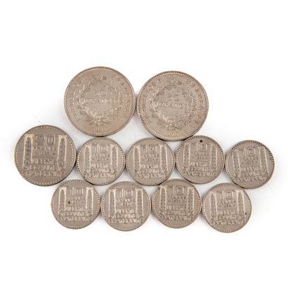 Coin set including : 
- 2 coins of 50 Francs...