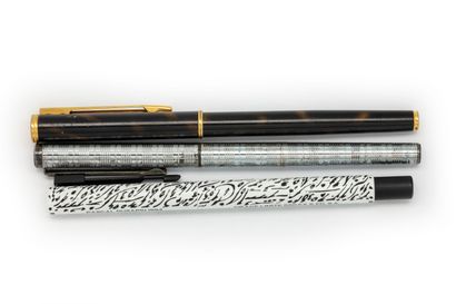 null Set of three fountain pens, including: a Waterman, a fountain pen "Pascal Dusapin...