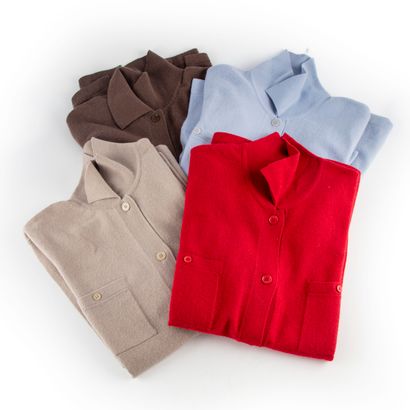 BOMPARD Eric BOMPARD 

Four buttoned vests with collar and patch pockets in cashmere

Size...