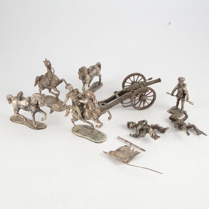 null MHSP

Set of 13 pewter figurines on the theme of Austerlitz including Napoleon,...
