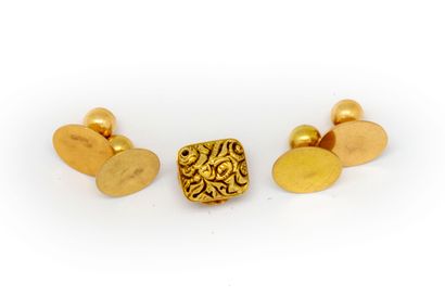Lot of gold collar buttons 
Weight : 6,7...