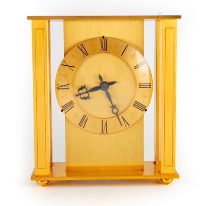 HOUR LAVIGNE HOUR LAVIGNE 

Portico clock in gilt bronze 

H. 23 cm; W. 21 cm; D....