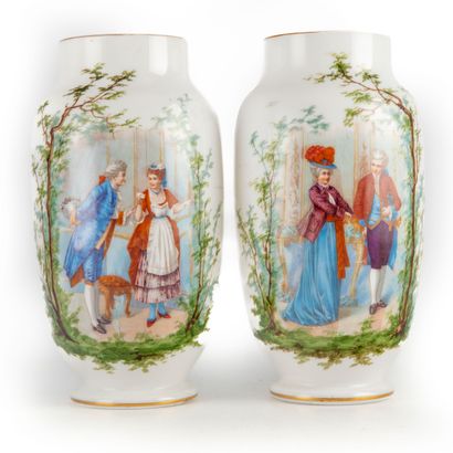 null Pair of opaline vases decorated with gallant scenes

H.: 31 cm