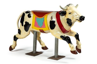 null ANONYMOUS

Cow in carved wood polychrome forming subject of carousel 

H. 70...