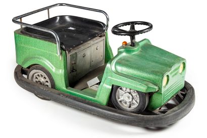 null GIORDANI

Green glittered fiberglass bumper car

About 1970

H. 48 cm ; W. 60...