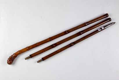 null Mountain walking stick, made of bamboo, it is divided into three sections for...