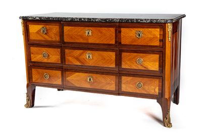LARDIN Chest of drawers opening with five drawers on three rows, the uprights with...
