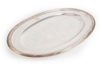 LEVERRIER LEVERRIER House

Large oval silver dish, ribboned rushes model, engraved...