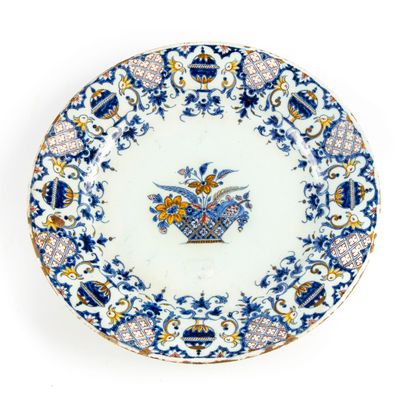 ROUEN XVIIIe ROUEN - XVIIIth century

Plate in polychrome enamelled earthenware with...