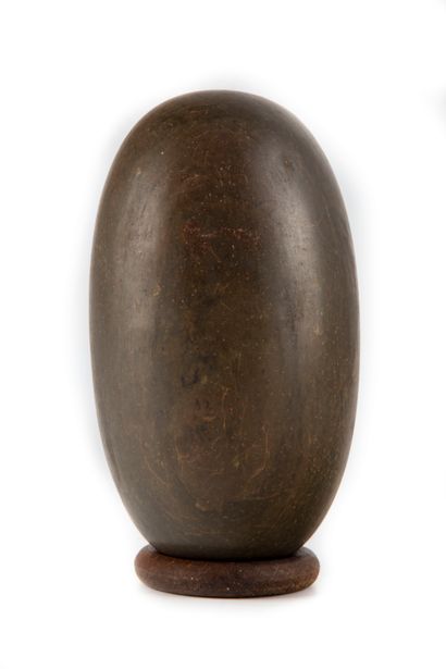 SHIVA LINGAM SHIVA - LINGAM

In brown stone with rusty spots, ovoid shape naturally...