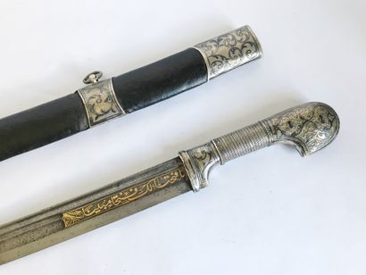 Yatagan YATAGAN Ottoman sword - Caucasus

Handle with silver lugs with chased decoration....