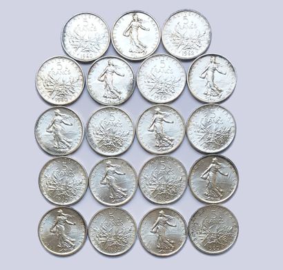 null 20 silver coins of 5fcs (1960 and 1962)

Weight : 230 g